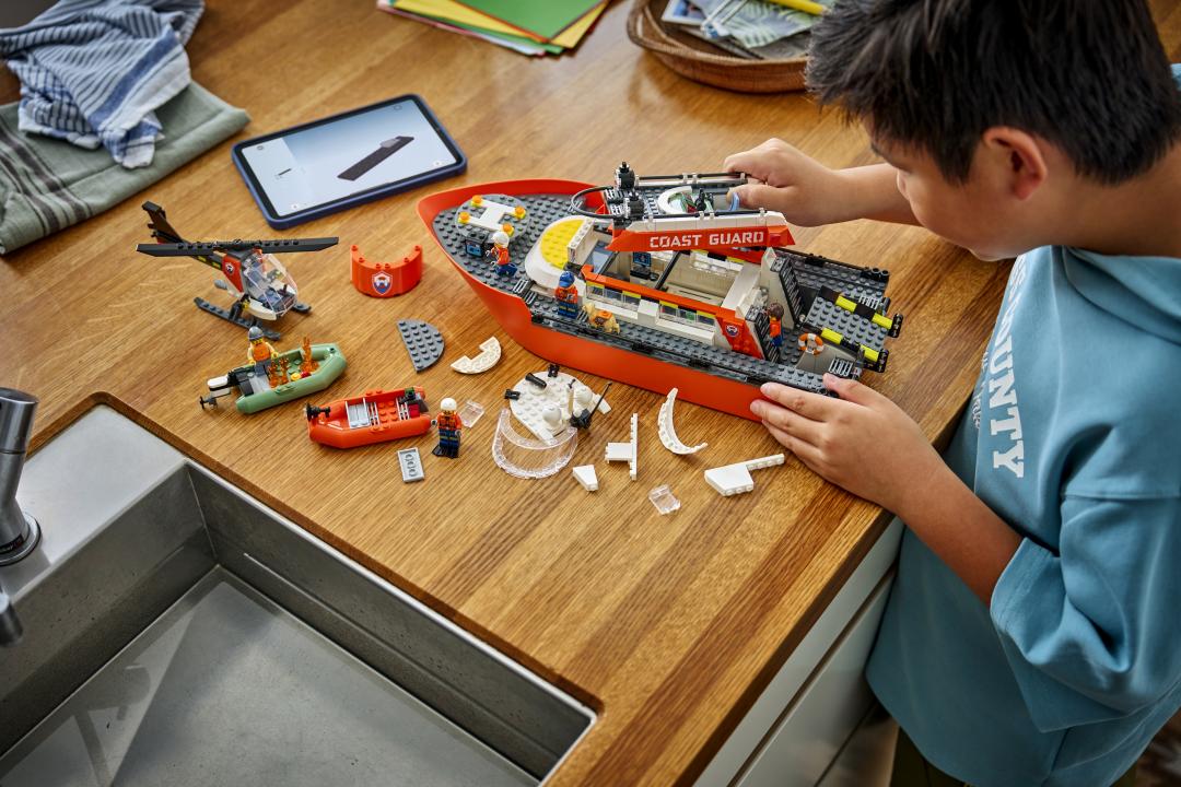 60504 | LEGO® City Coast Guard Rescue Boat & Helicopter