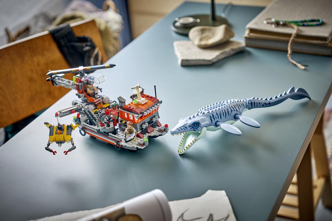 77983 | LEGO® Jurassic World™ Mosasaurus Dinosaur Boat Attack