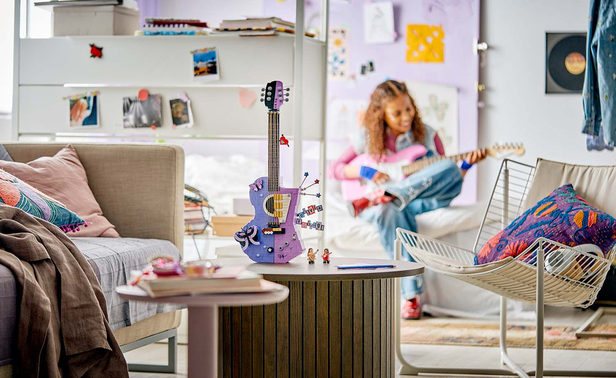 43031 | LEGO® Editions Olivia Rodrigo's Dual Guitar