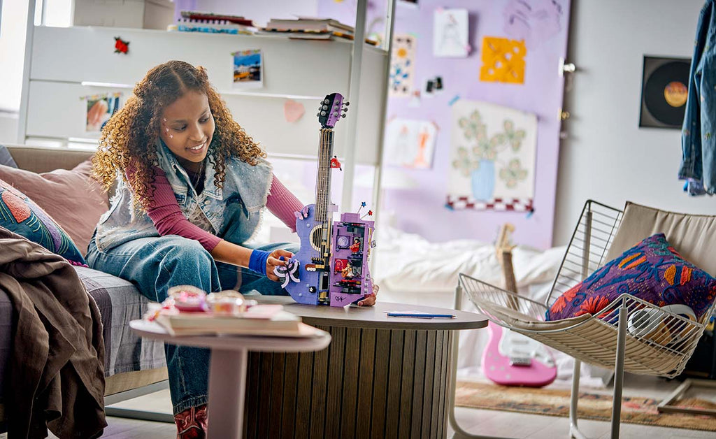 43031 | LEGO® Editions Olivia Rodrigo's Dual Guitar