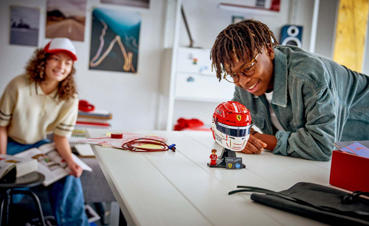 43014 | LEGO® Editions Scuderia Ferrari HP Charles Leclerc Helmet