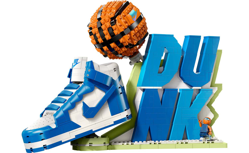 43008 | LEGO® Iconic Nike Dunk