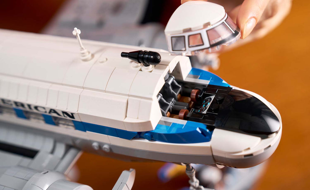 11378 | LEGO® ICONS™ Douglas™ DC-3™ PAN AM® Airliner