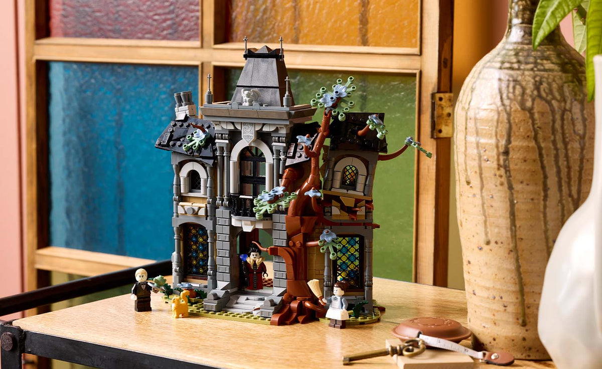 11383 | LEGO® ICONS™ Mayor Manor