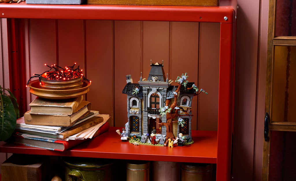11383 | LEGO® ICONS™ Mayor Manor