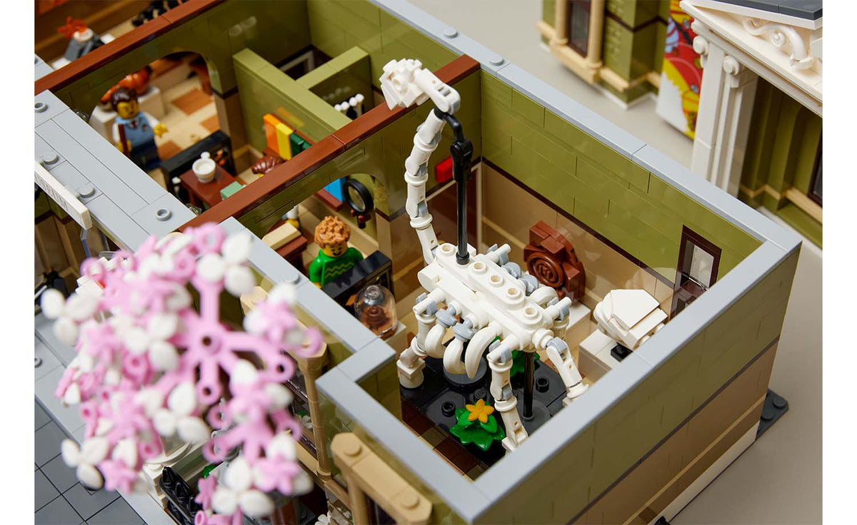 10326 | LEGO® ICONS™ Natural History Museum
