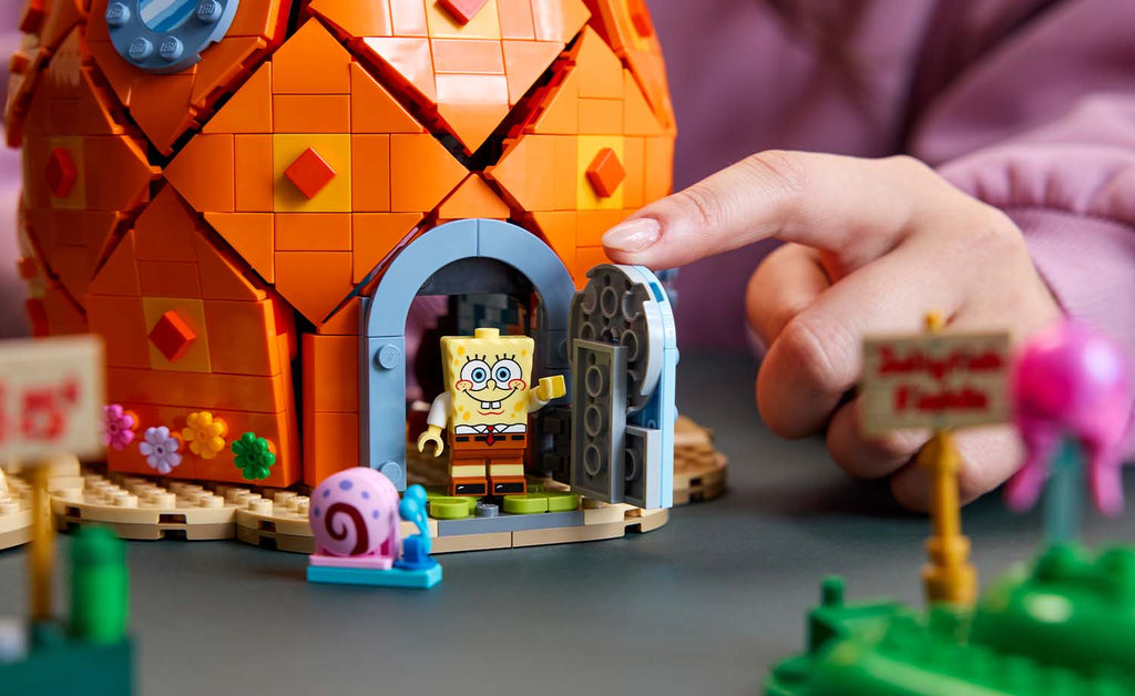 11386 | LEGO® ICONS™ SpongeBob SquarePants: Bikini Bottom