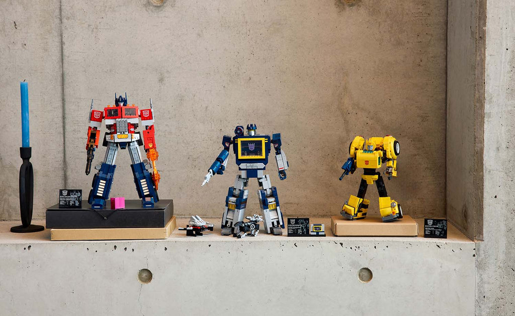 10358 | LEGO® ICONS™ Transformers: Soundwave