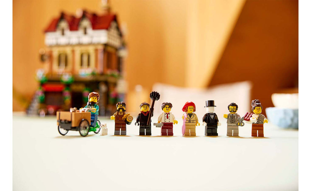 10350 | LEGO® ICONS™ Tudor Corner