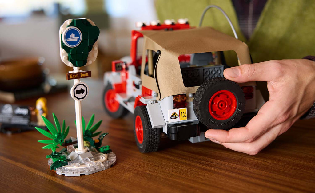 77984 | LEGO® Jurassic World™ Jurassic Park Jeep® Wrangler