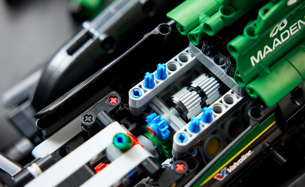 42240 | LEGO® Technic Aston Martin Aramco AMR25 F1® Car