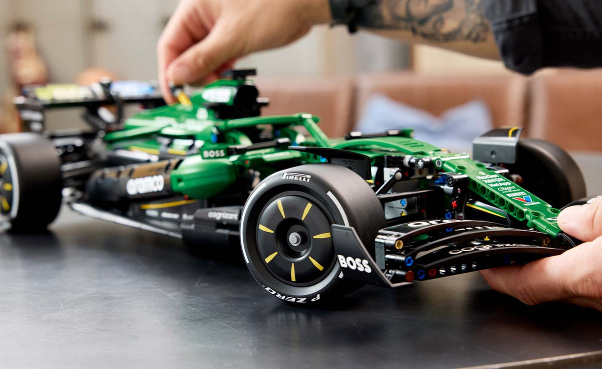 42240 | LEGO® Technic Aston Martin Aramco AMR25 F1® Car