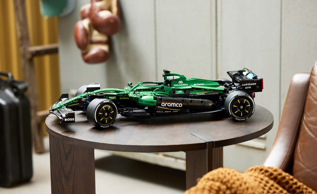 42240 | LEGO® Technic Aston Martin Aramco AMR25 F1® Car