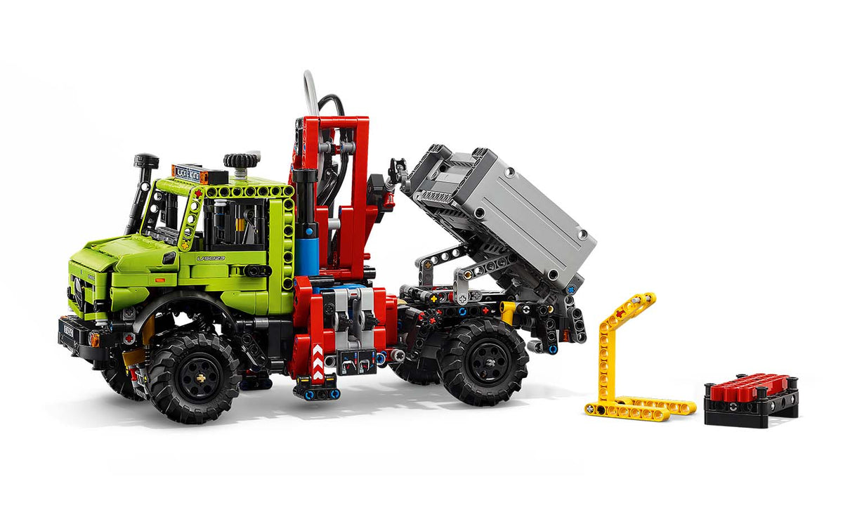 42242 | LEGO® Technic Mercedes-Benz Unimog U 5023 with Crane