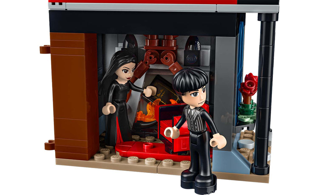 76786 | LEGO® Wednesday Morticia's Cottage